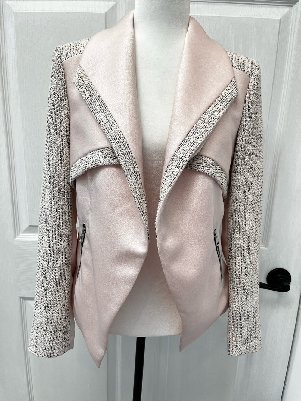 Bebe Pale Pink Mixed Media Blazer 6 Cream Tweed Sleeves Coquette Draped Cropped